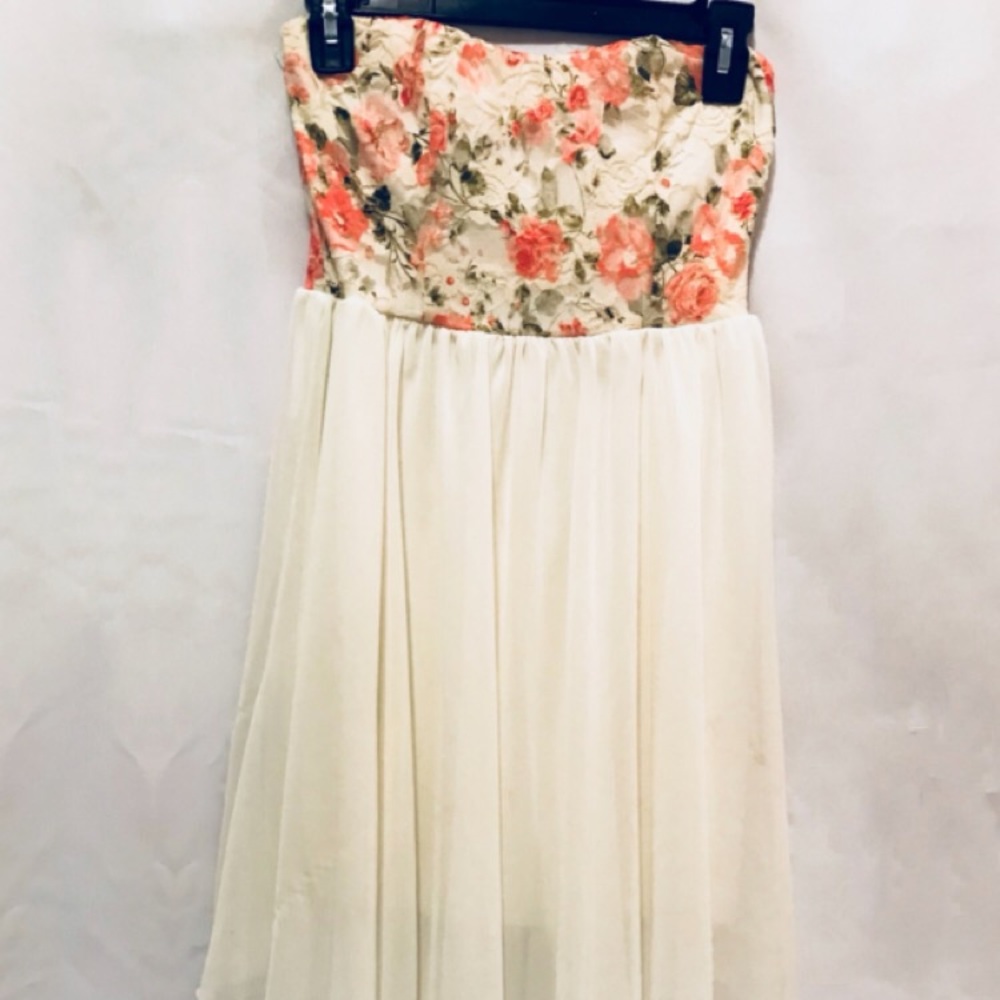 Floral sleeveless dress